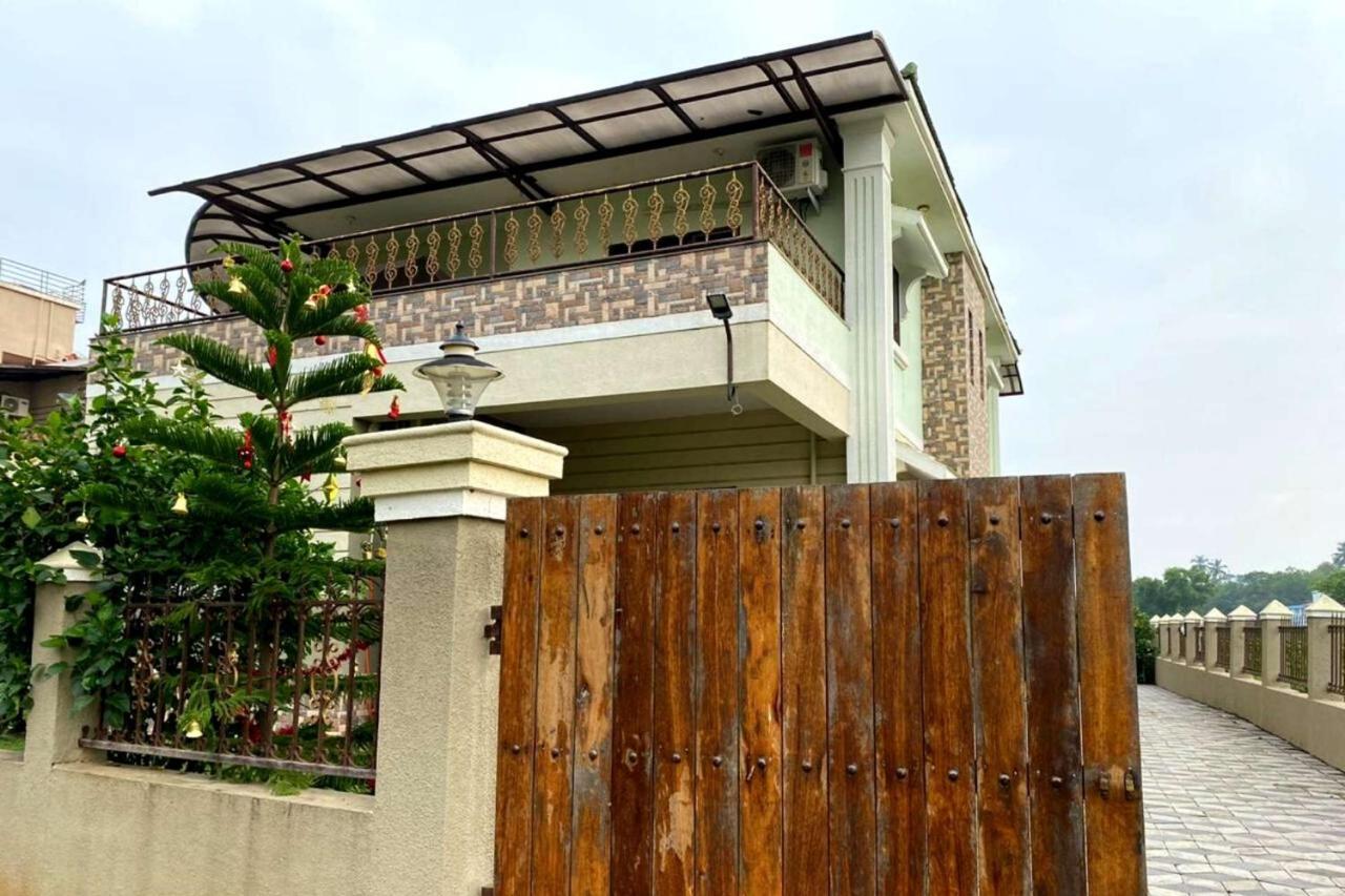 Villa Nessies Alībāg Esterno foto