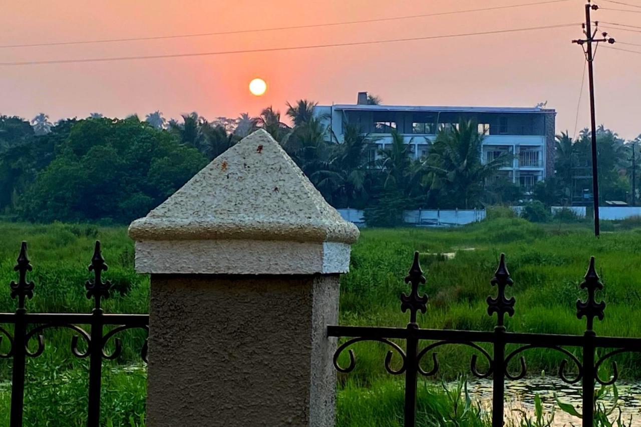 Villa Nessies Alībāg Esterno foto